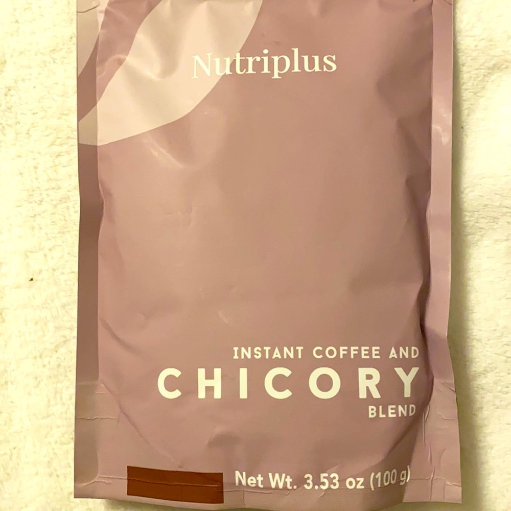 Instant coffee and chicory blend